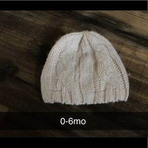 0-6mo creme cable knit beanie